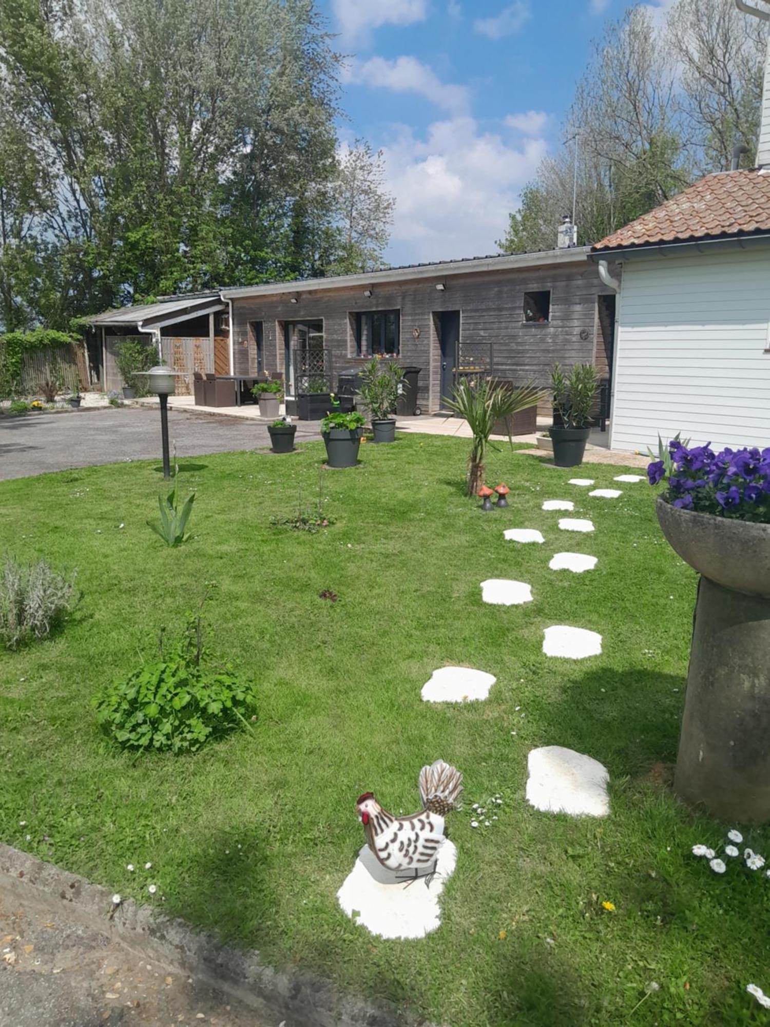 Au Dela Des Remparts * Montreuil (Pas-de-Calais)